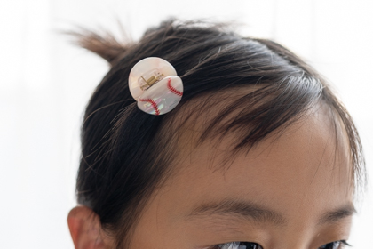 野球ボールのヘアクリップの商品写真