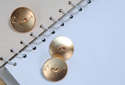 月光荘 ホルンマークの金ボタンの商品写真