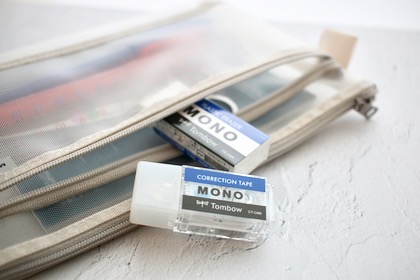 消しゴムサイズの修正テープ　モノポケットの商品写真