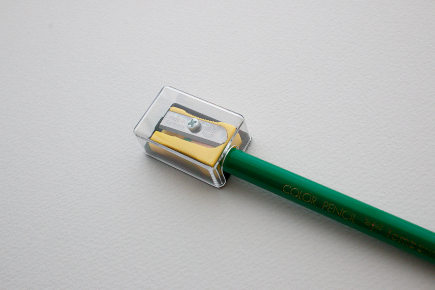 トンボ鉛筆 ミニ色鉛筆 12NQ 削り器付きパック（色鉛筆）の ...