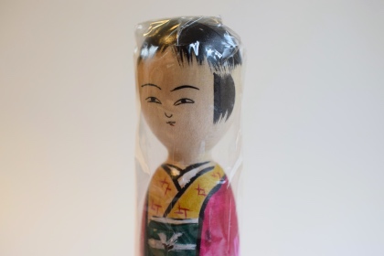 【メーカー廃番】【期間限定】阿部市五郎工人 6寸5分カラフル着物こけしの商品写真